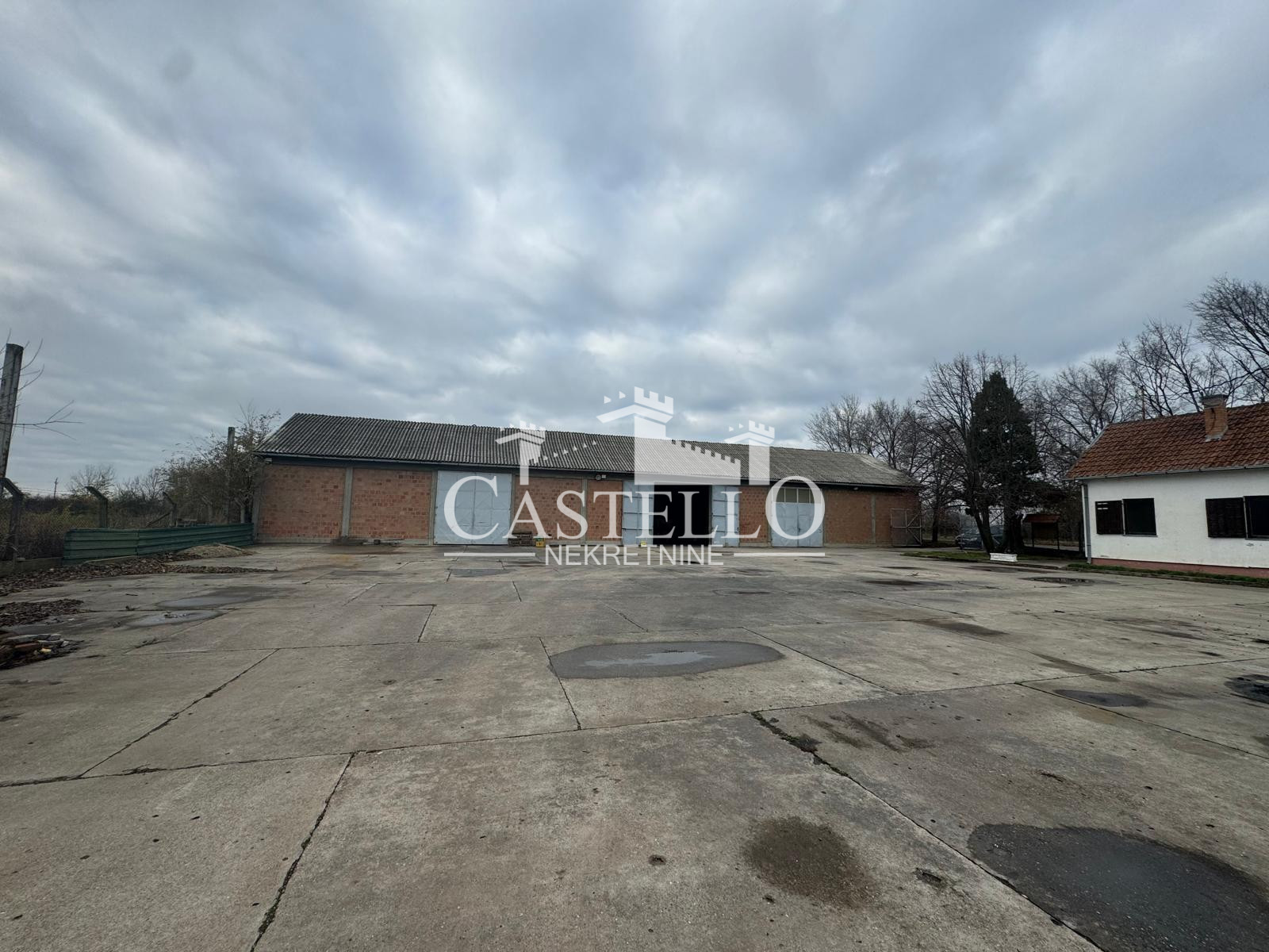 3-53-Na-prodaju-poslovni-prostor-u-Planištu-03