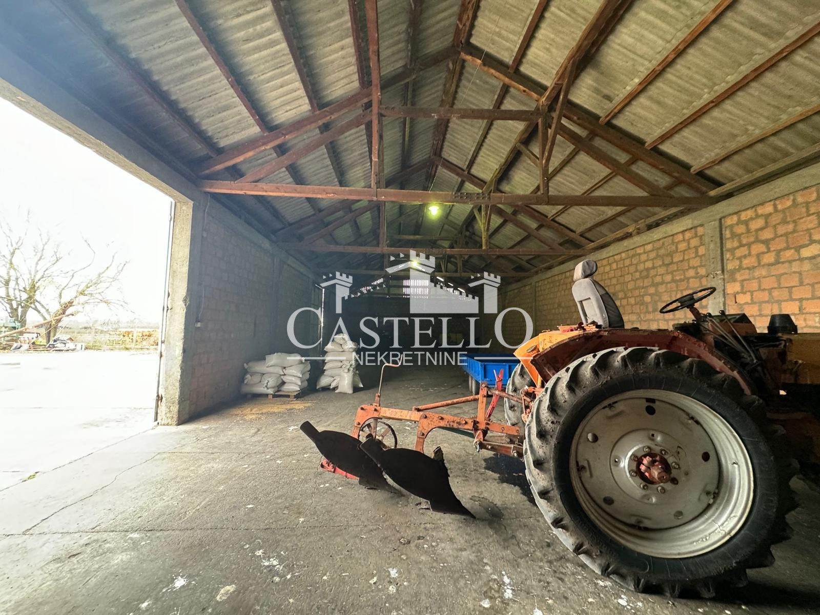 3-53-Na-prodaju-poslovni-prostor-u-Planištu-06