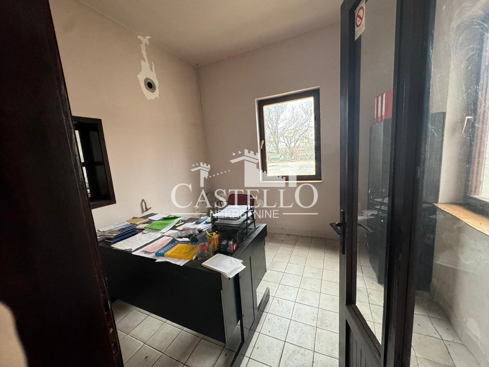 3-53-Na-prodaju-poslovni-prostor-u-Planištu-10