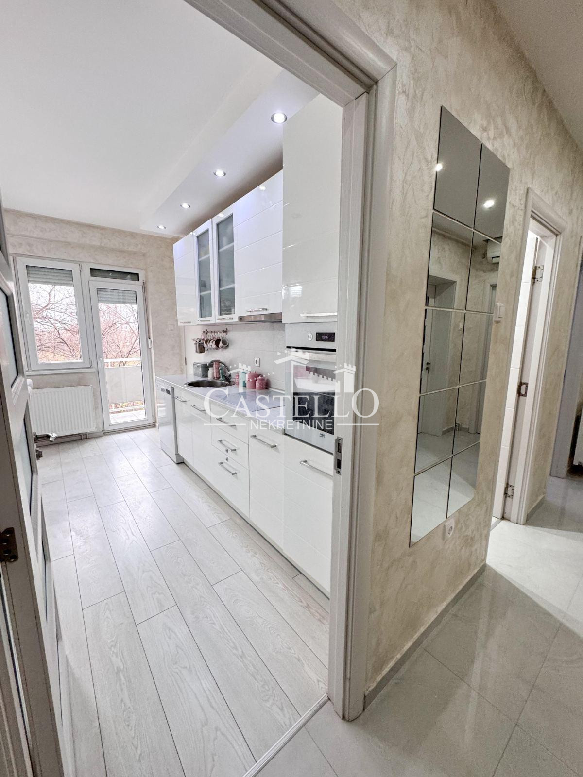 1-289-Na-prodaju-trosoban-stan-u-Plandištu-04