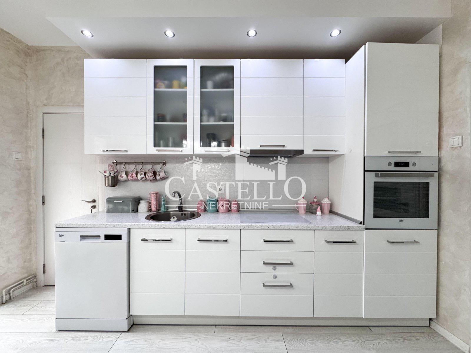 1-289-Na-prodaju-trosoban-stan-u-Plandištu-05