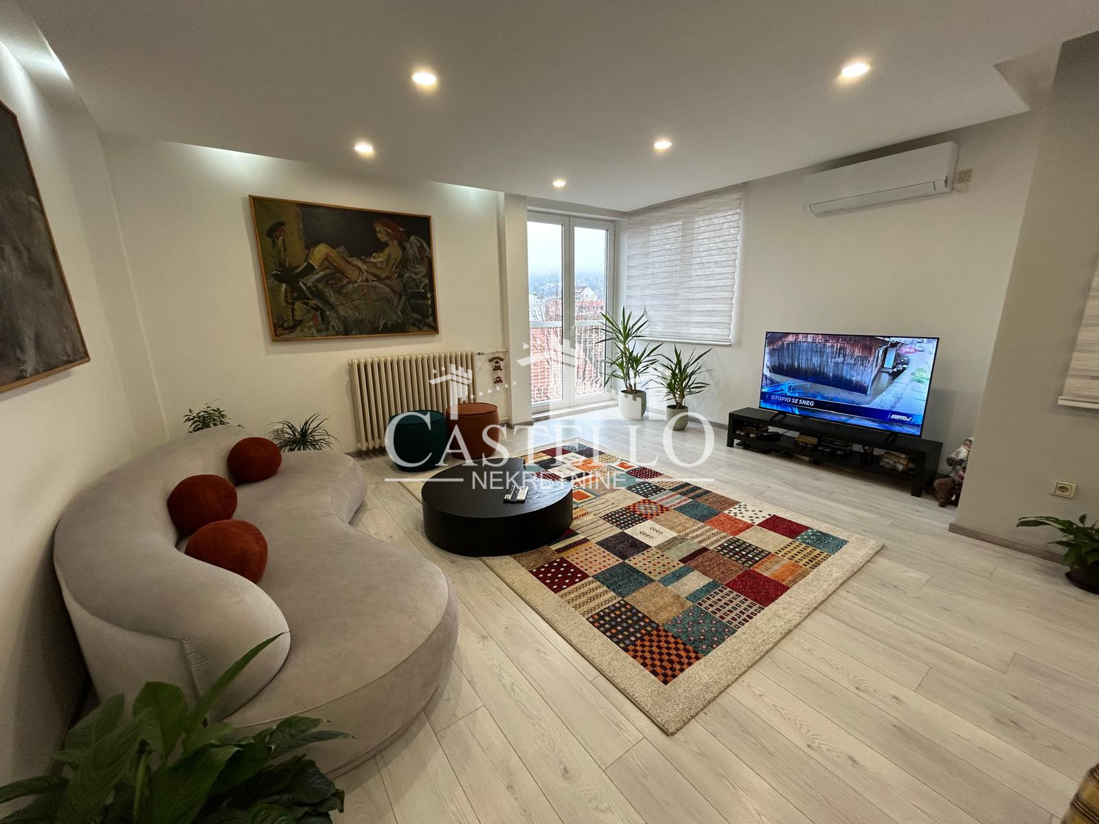 1-362-Na-prodaju-dvosoban-stan-na-Vojničkom-trgu-02