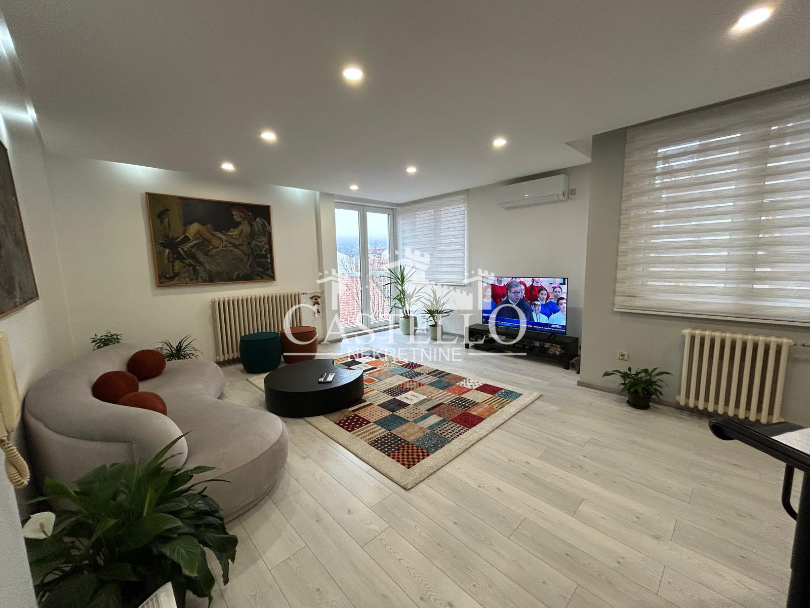 1-362-Na-prodaju-dvosoban-stan-na-Vojničkom-trgu-03