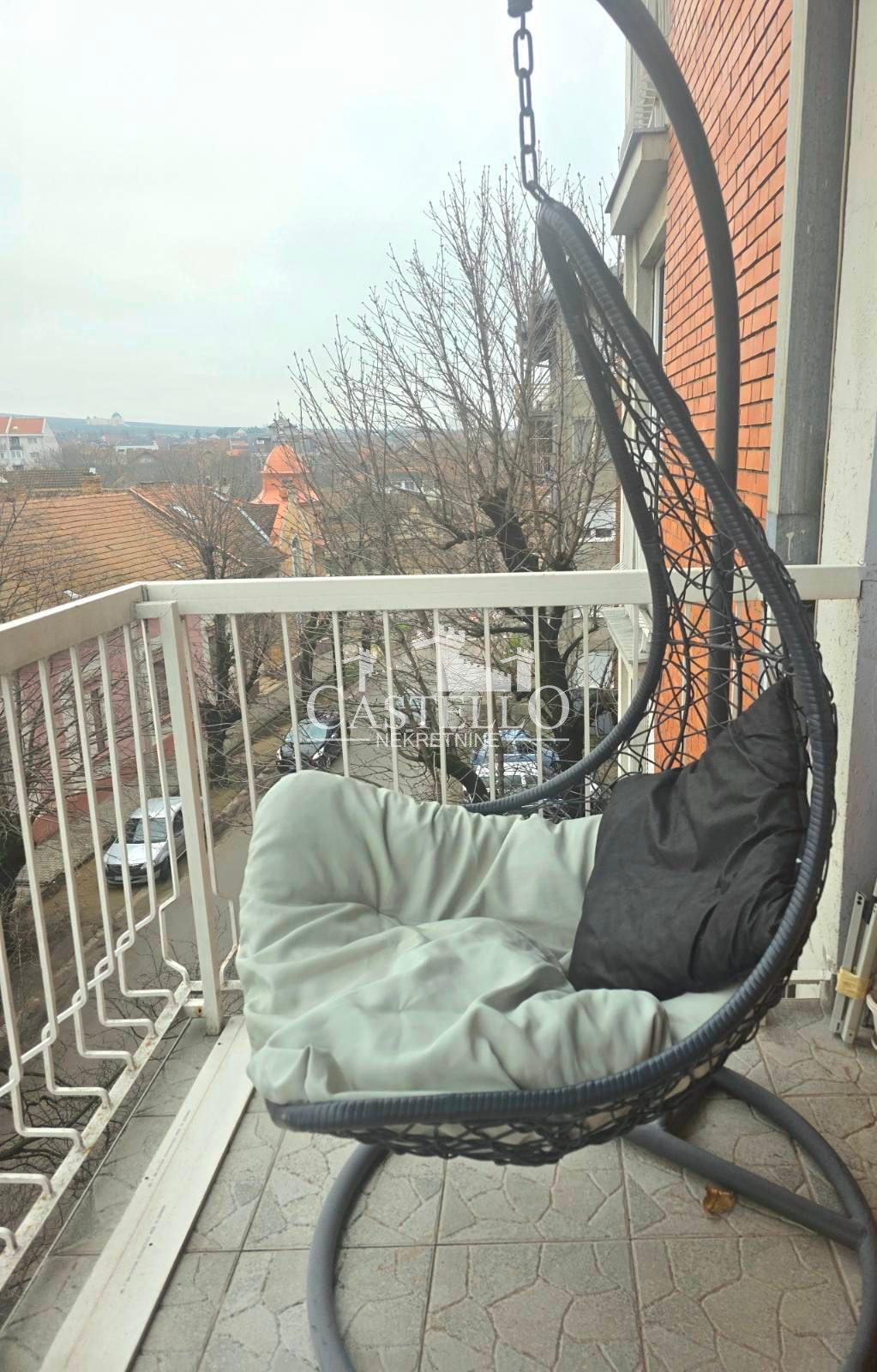 1-362-Na-prodaju-dvosoban-stan-na-Vojničkom-trgu-15