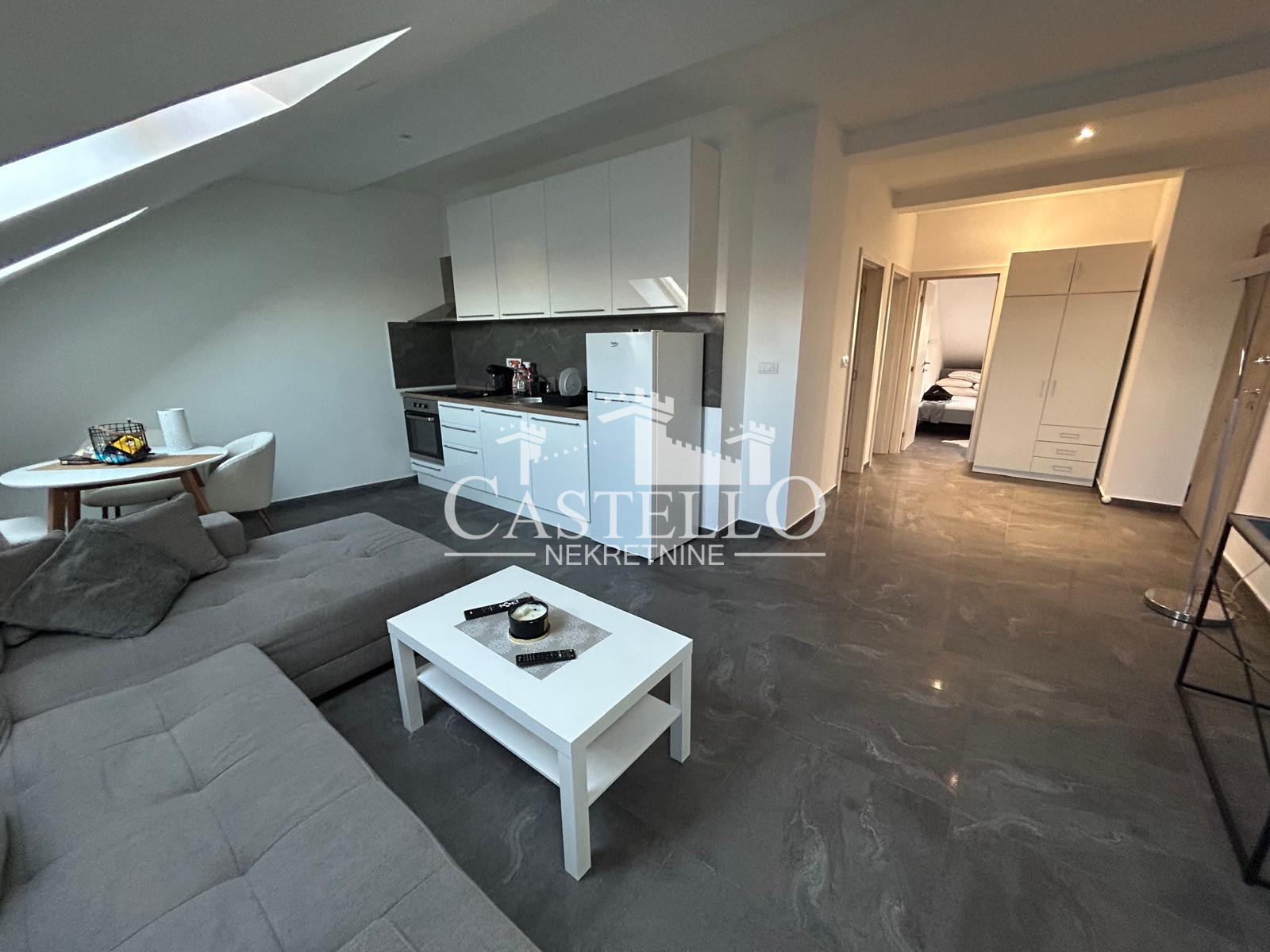 1-363-Na-prodaju-trosoban-stan-u-blizini-centra-Vršca-01