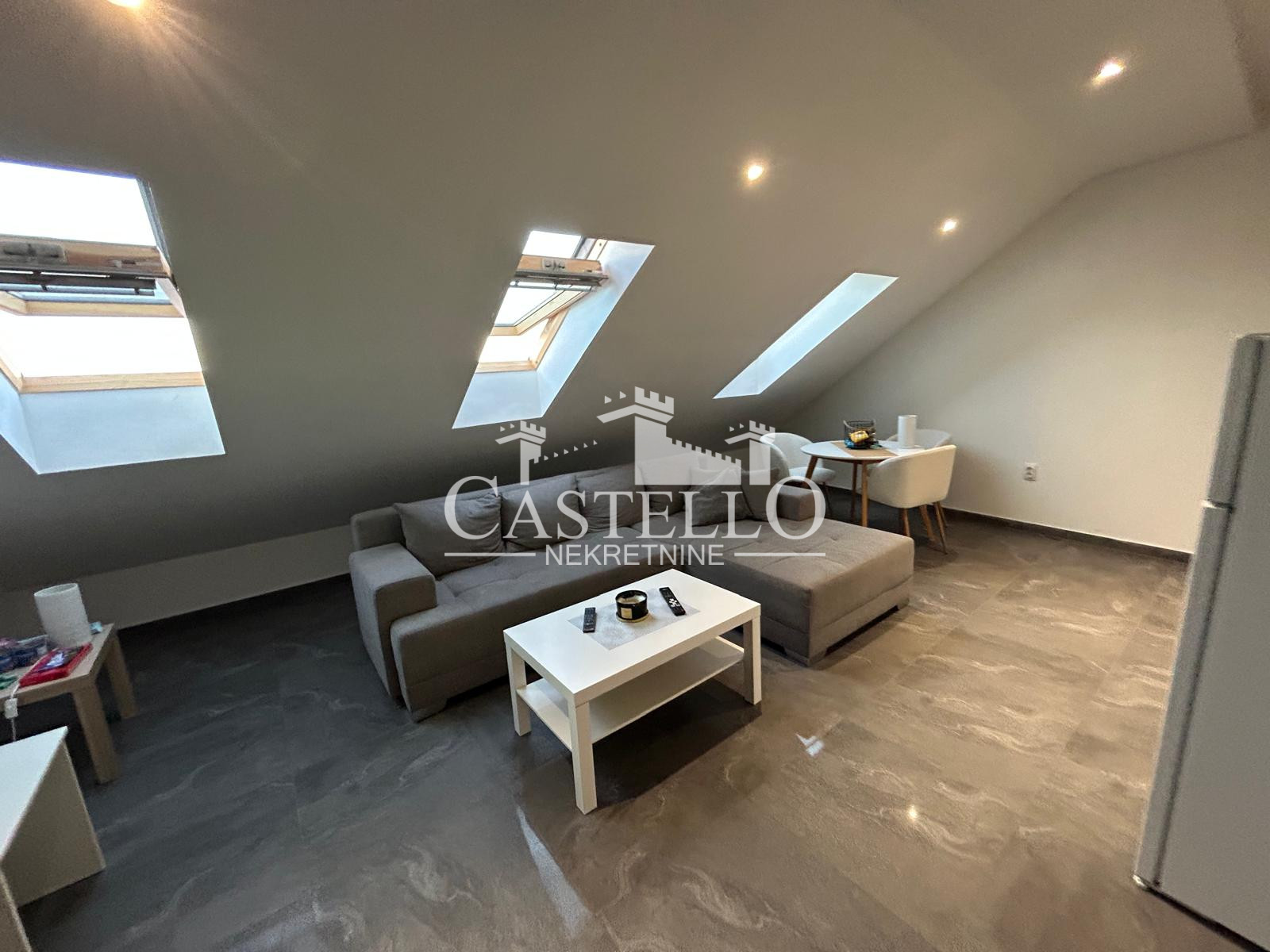 1-363-Na-prodaju-trosoban-stan-u-blizini-centra-Vršca-05