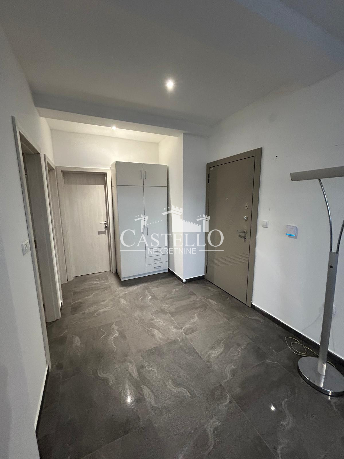 1-363-Na-prodaju-trosoban-stan-u-blizini-centra-Vršca-13