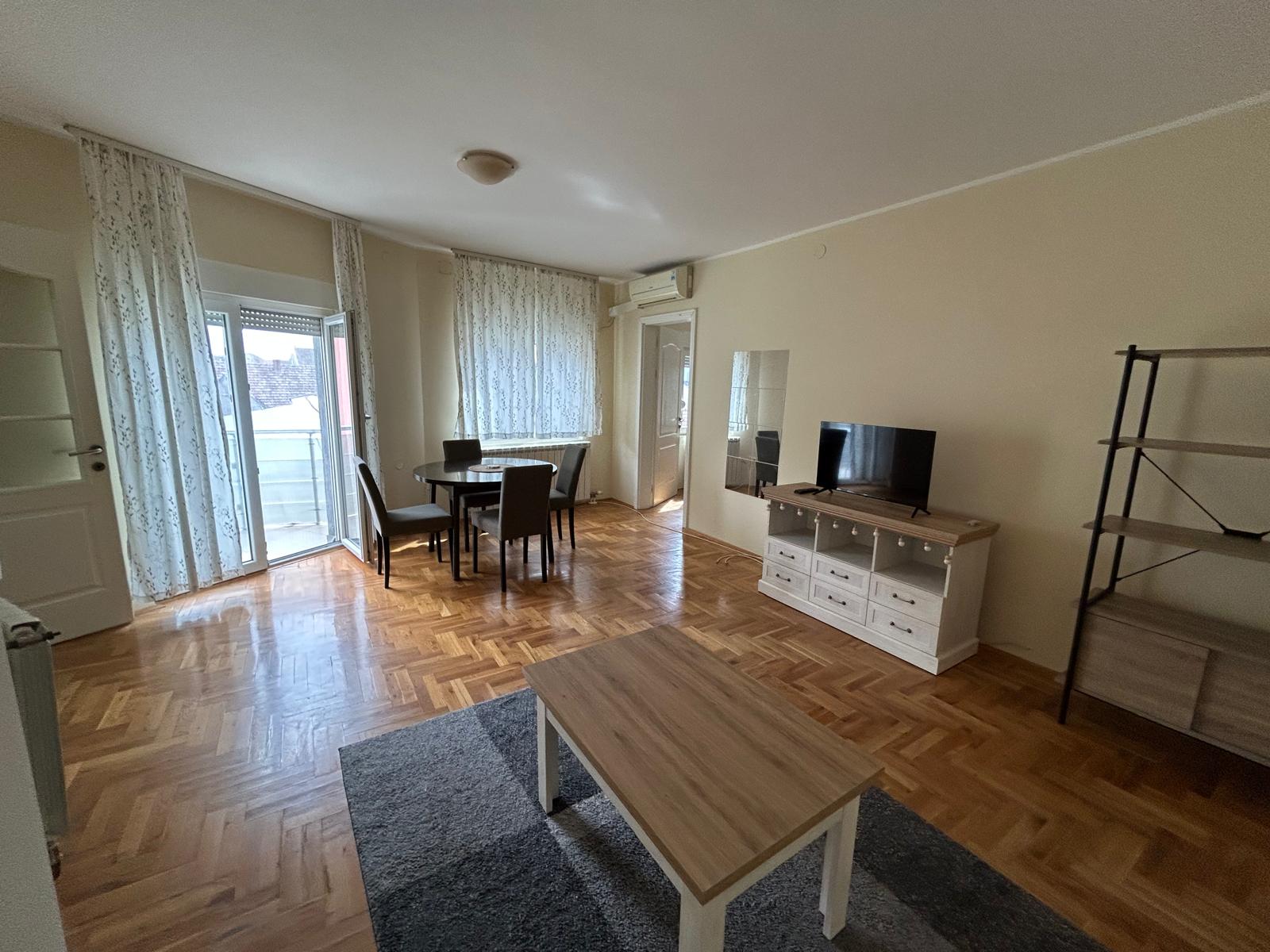 1-378-Na-prodaju-dvosoban-stan-u-centru-Vršca-01