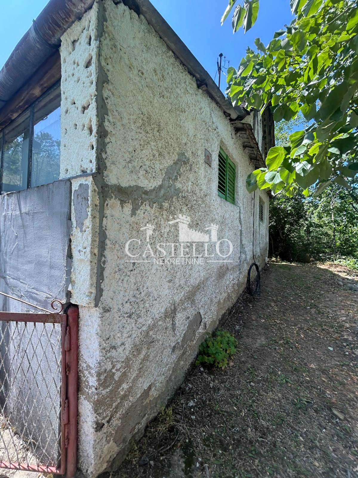2-302-Na-prodaju-kuća-u-Malom-Središtu-03