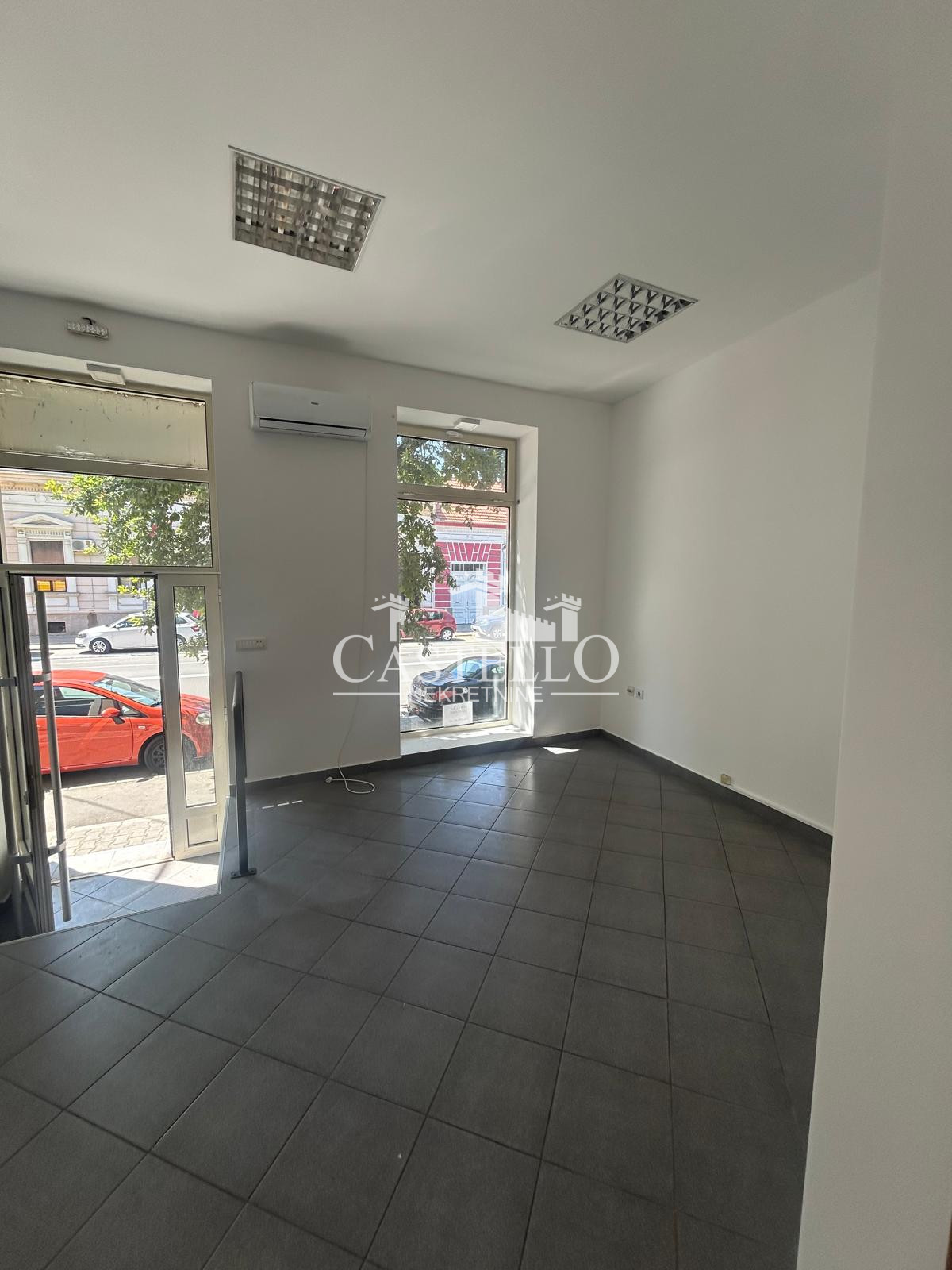 2-304-Na-prodaju-stambeno-poslovni-objekat-u-strogom-centu-Vršca-38