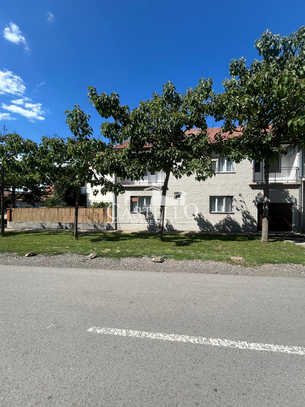 2-314-Na-prodaju-spratna-kuća-u-blizini-Helvecije-02