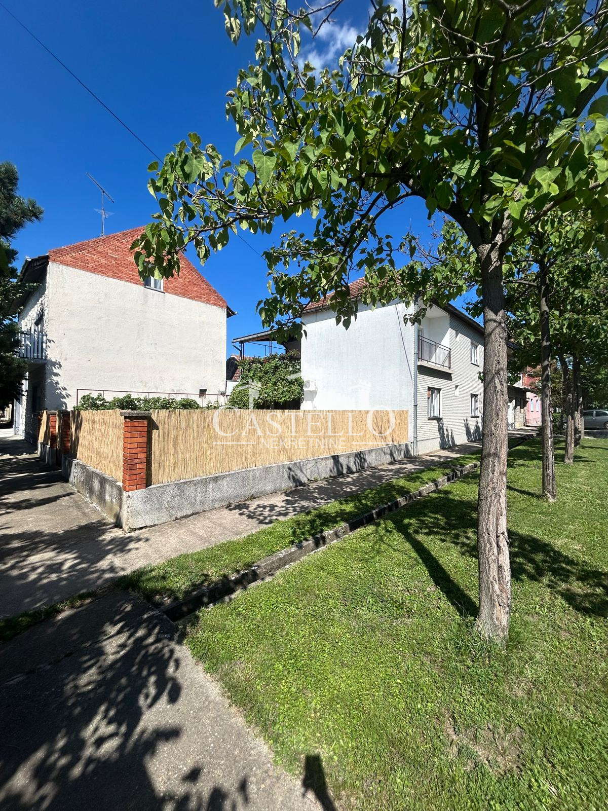 2-314-Na-prodaju-spratna-kuća-u-blizini-Helvecije-04