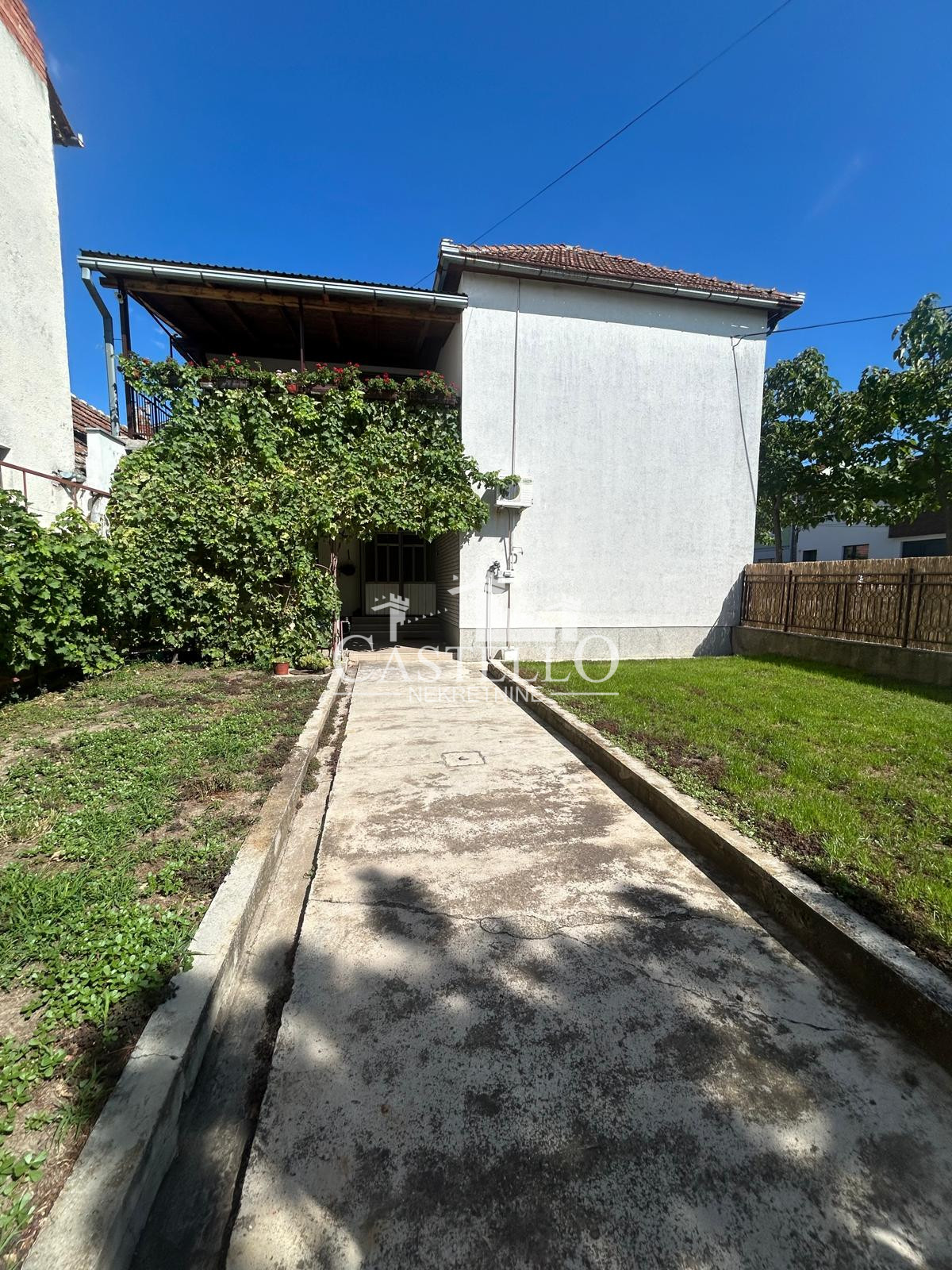 2-314-Na-prodaju-spratna-kuća-u-blizini-Helvecije-05