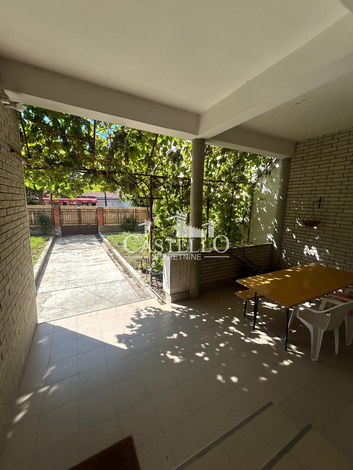 2-314-Na-prodaju-spratna-kuća-u-blizini-Helvecije-09