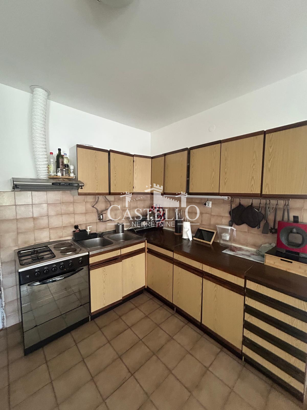 2-314-Na-prodaju-spratna-kuća-u-blizini-Helvecije-20