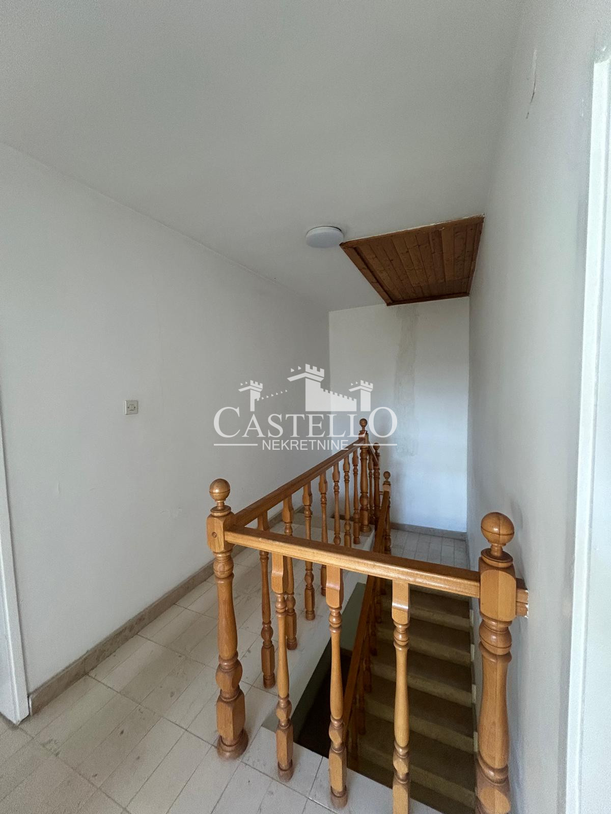 2-314-Na-prodaju-spratna-kuća-u-blizini-Helvecije-38