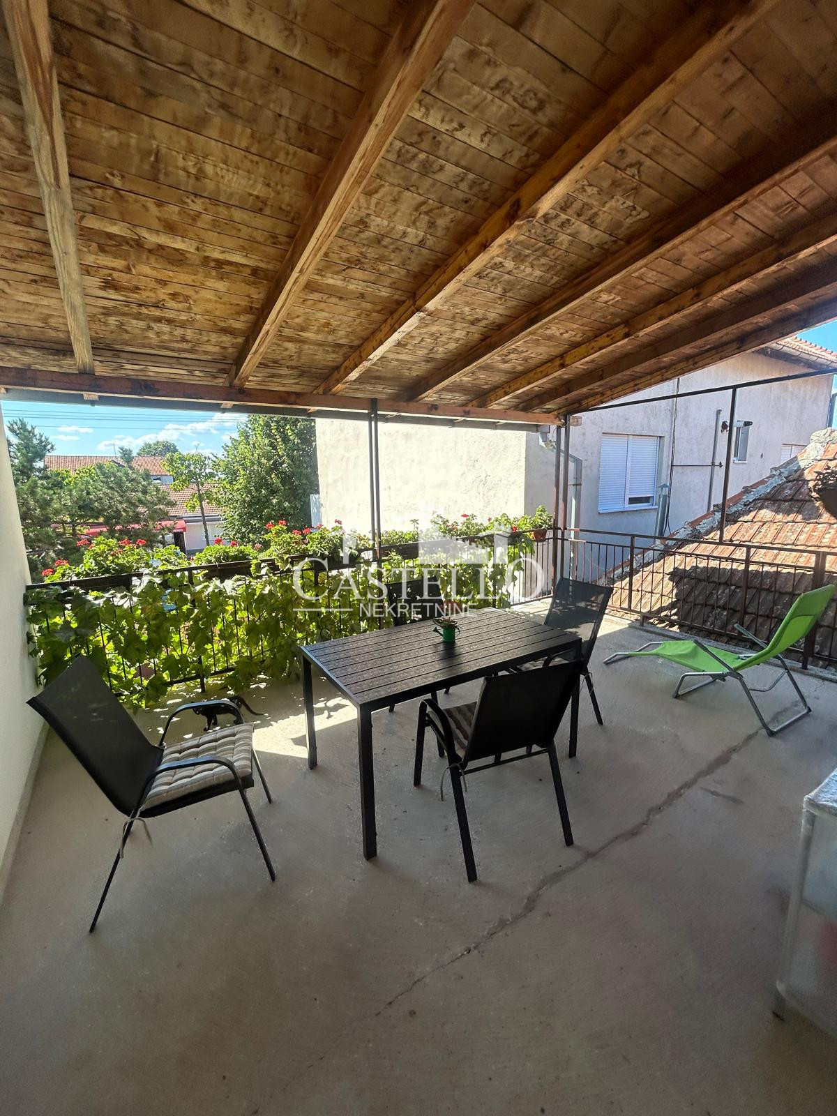 2-314-Na-prodaju-spratna-kuća-u-blizini-Helvecije-43