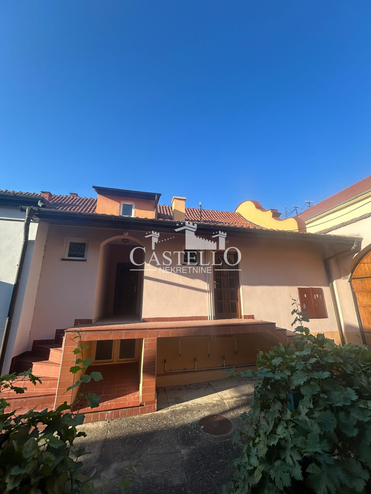 2-321-Na-prodaju-višenamenski-objekat-u-strogom-centru-Vršca-08