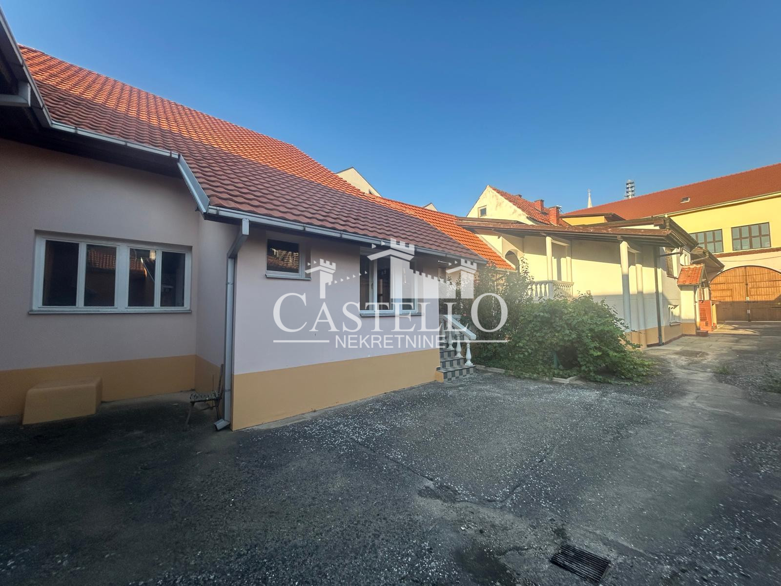 2-321-Na-prodaju-višenamenski-objekat-u-strogom-centru-Vršca-12