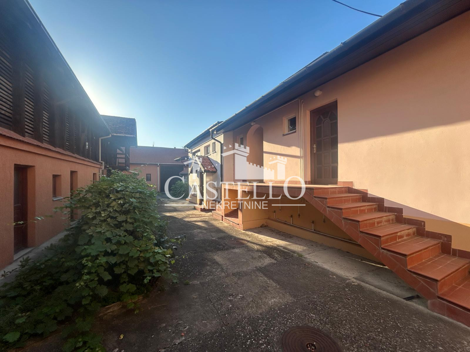 2-321-Na-prodaju-višenamenski-objekat-u-strogom-centru-Vršca-20