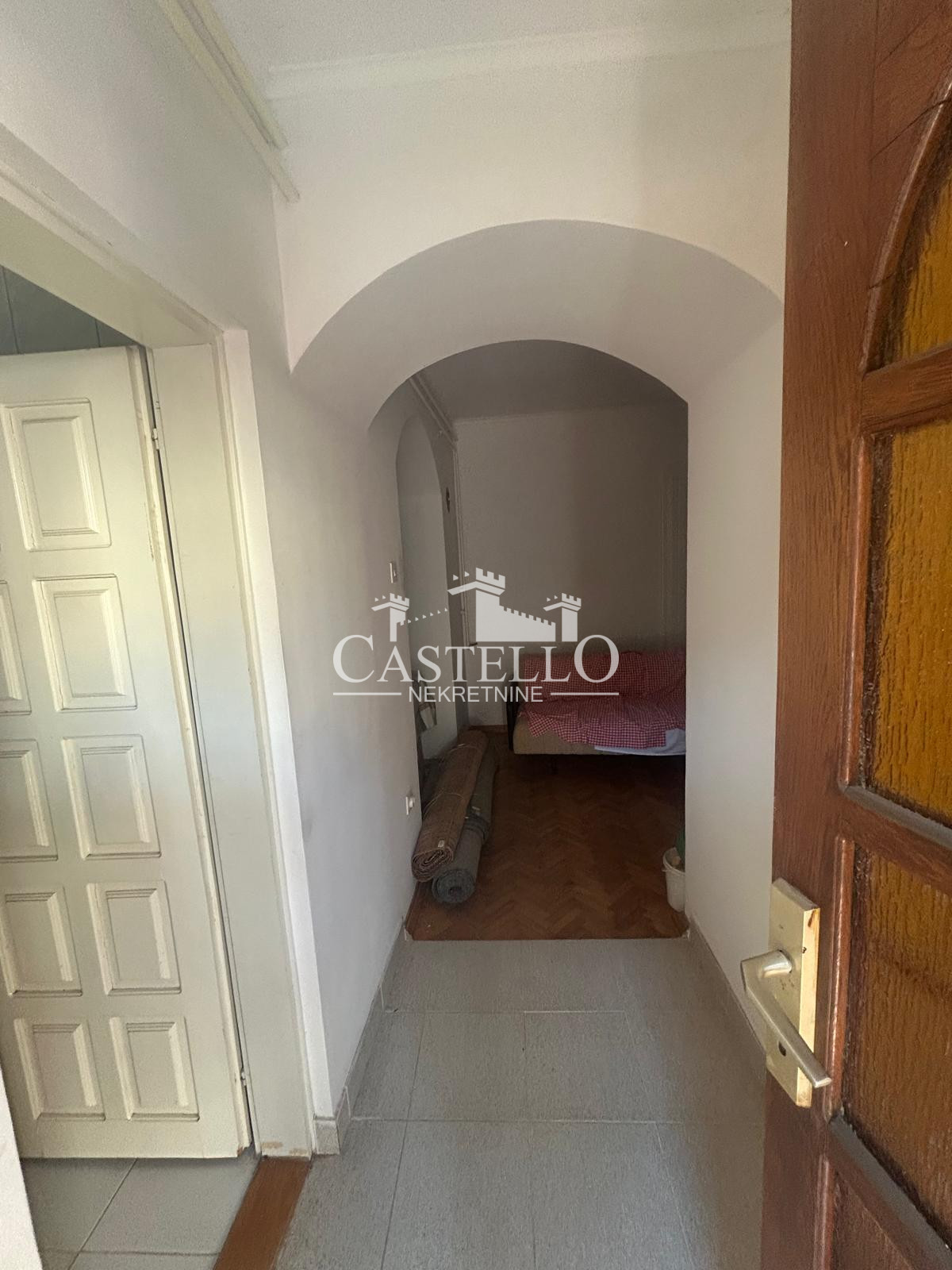 2-321-Na-prodaju-višenamenski-objekat-u-strogom-centru-Vršca-25