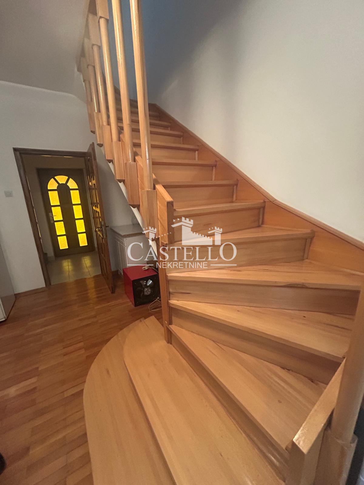 2-321-Na-prodaju-višenamenski-objekat-u-strogom-centru-Vršca-27