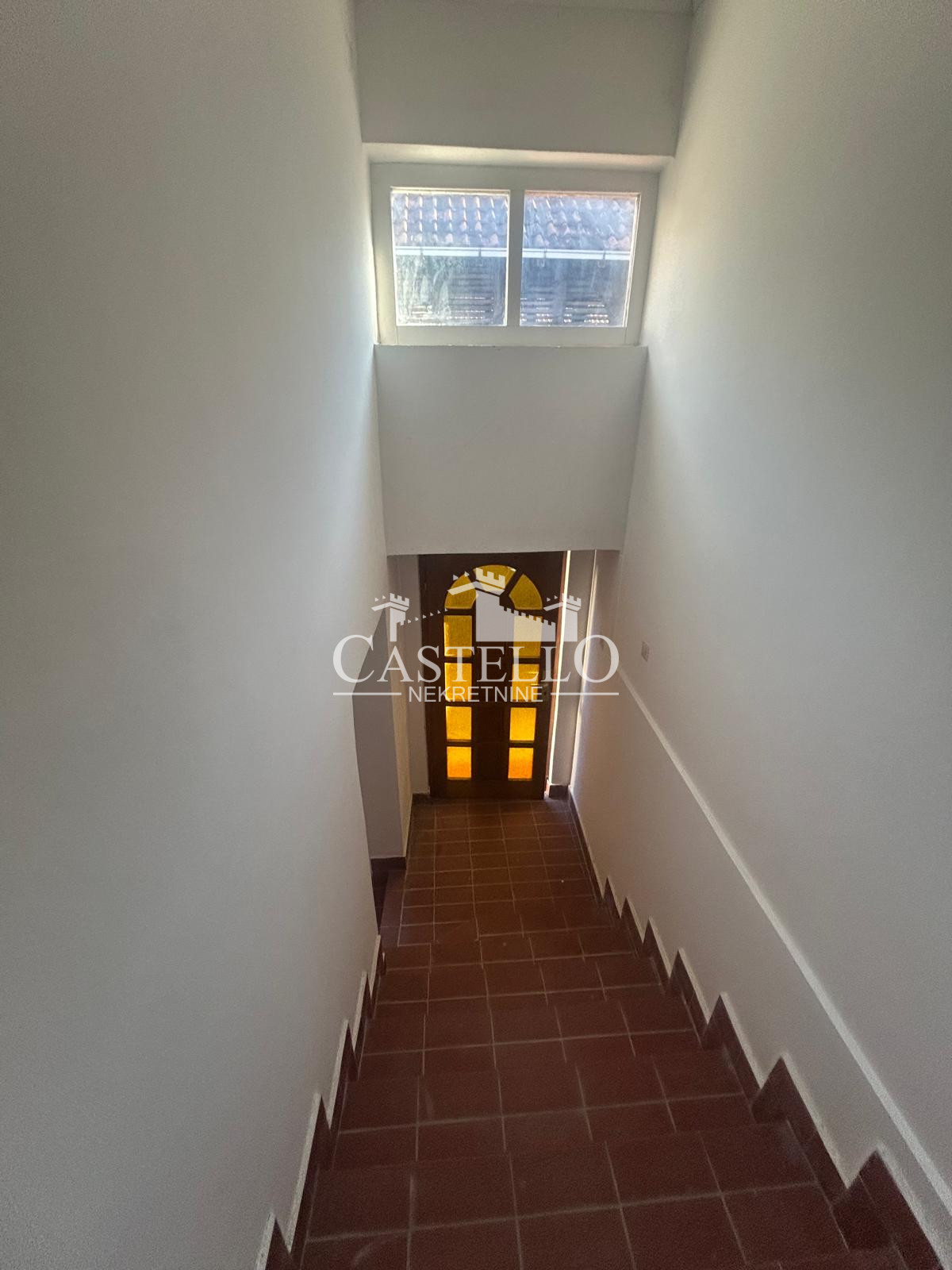 2-321-Na-prodaju-višenamenski-objekat-u-strogom-centru-Vršca-33