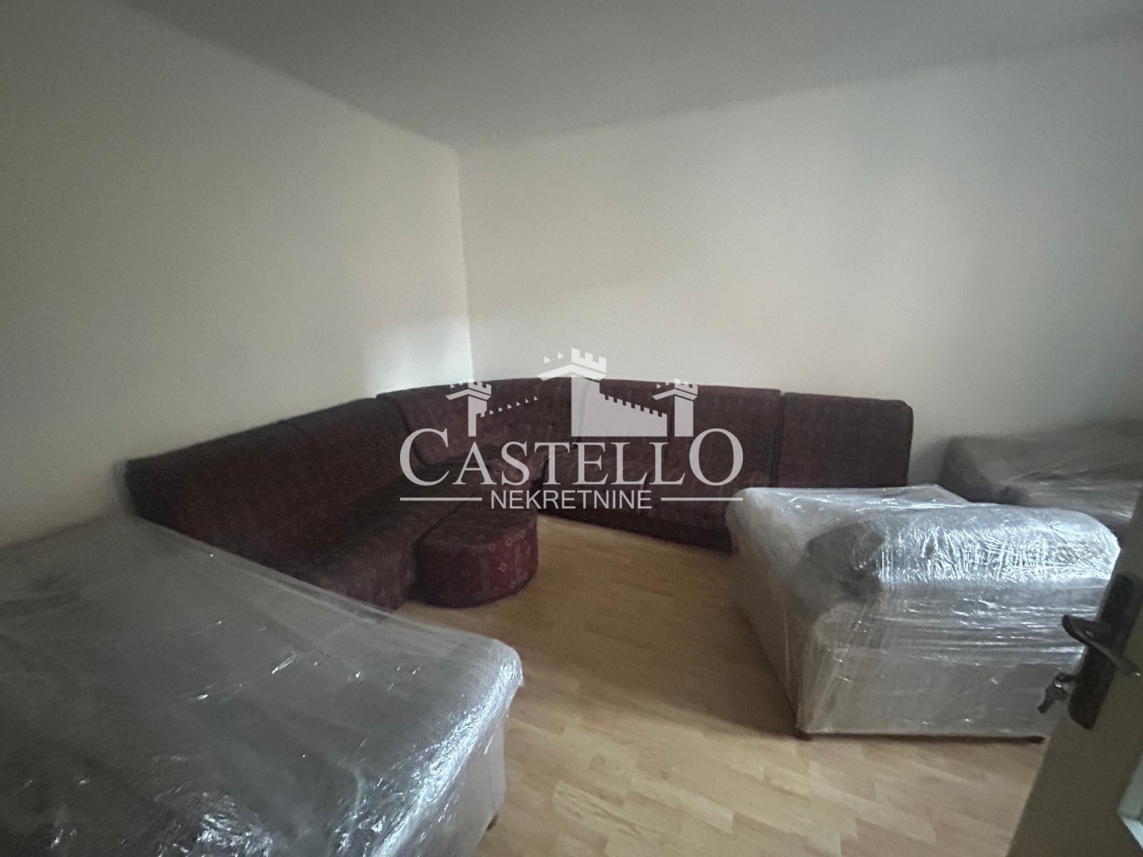 2-321-Na-prodaju-višenamenski-objekat-u-strogom-centru-Vršca-35