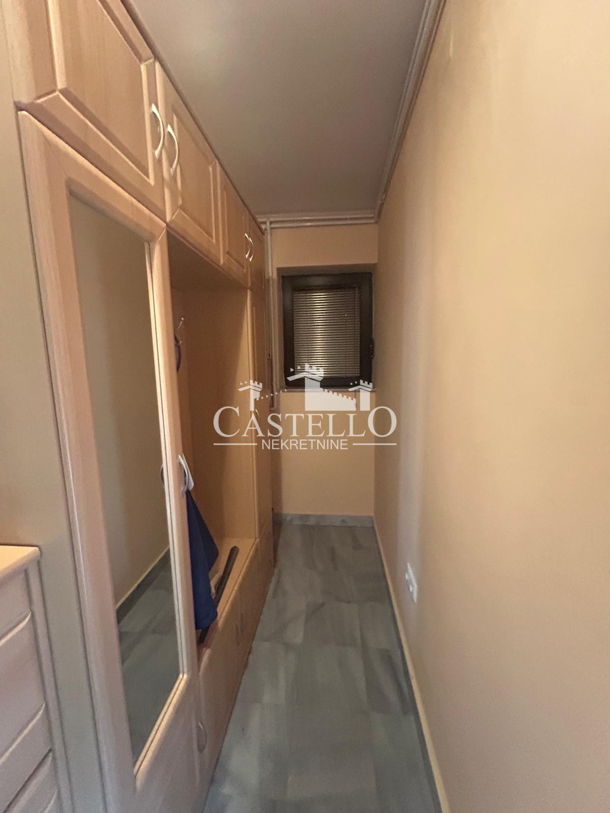 2-323-Na-prodaju-spratna-kuća-na-Guduričkom-putu-42