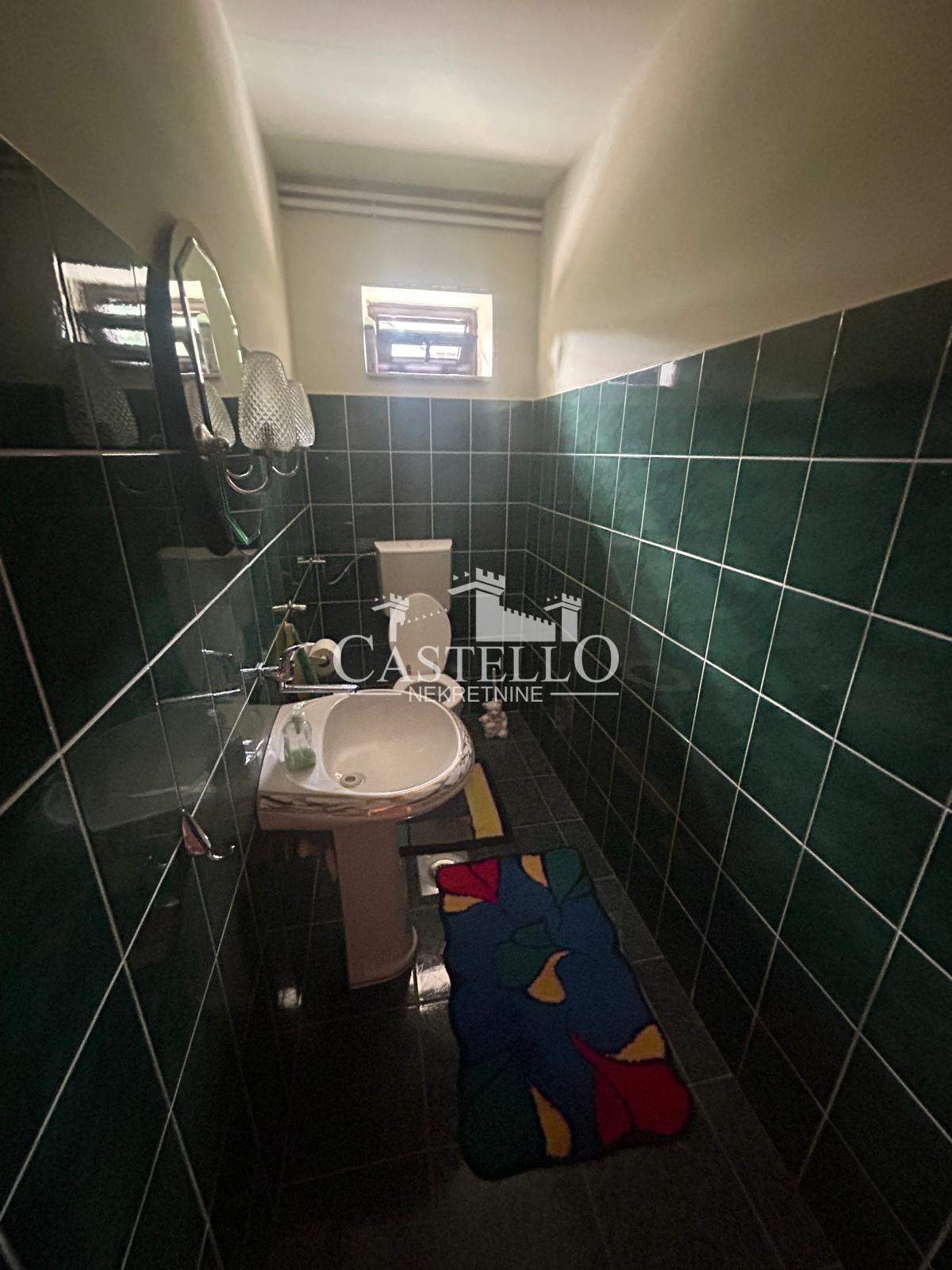 2-323-Na-prodaju-spratna-kuća-na-Guduričkom-putu-46