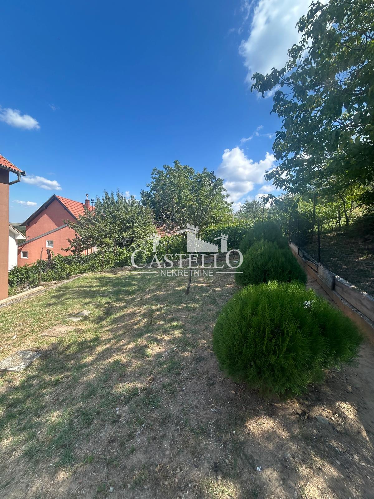 2-325-Na-prodaju-spratna-kuća-u-podnožju-Vršačkog-brega-14