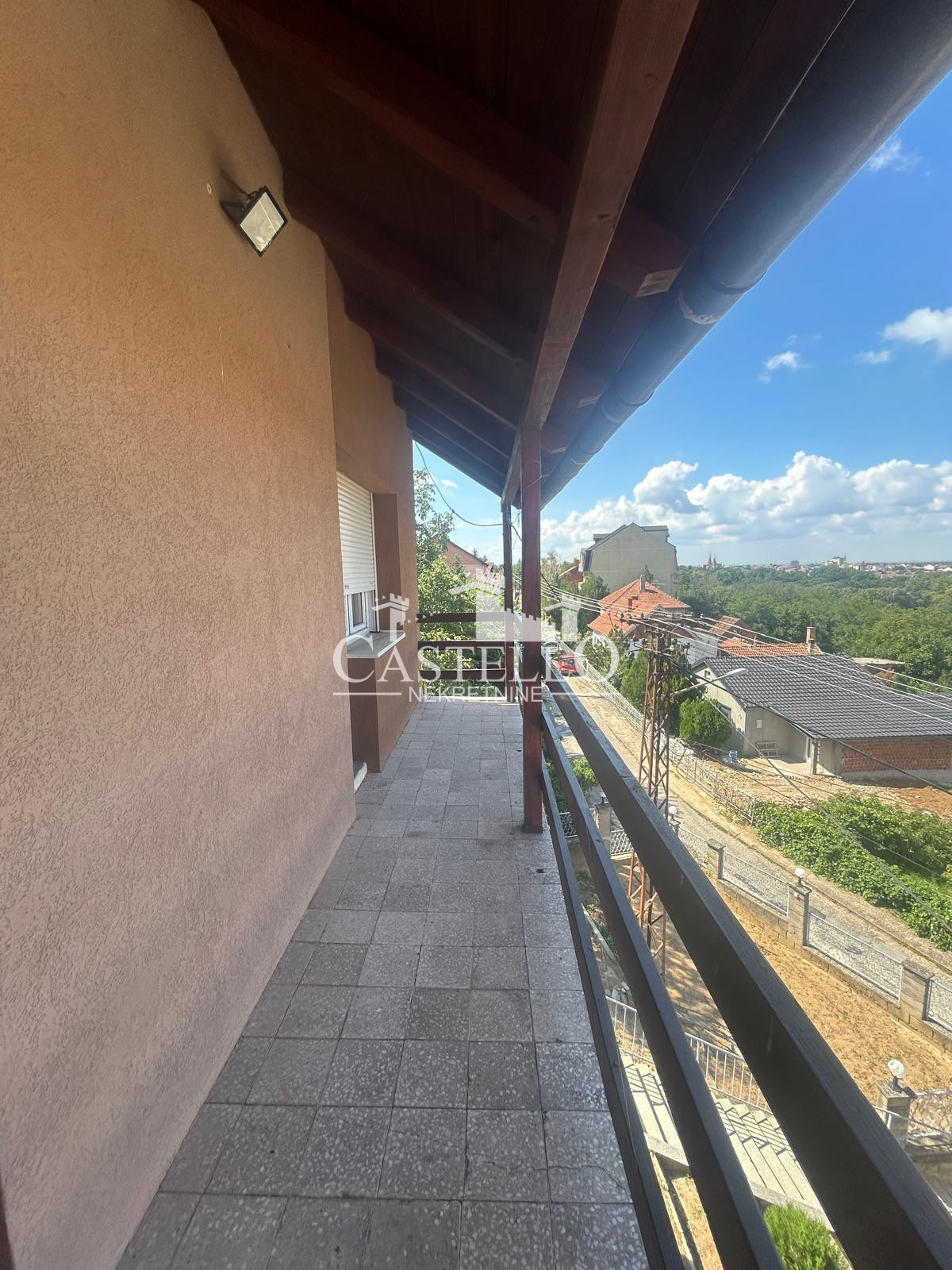 2-325-Na-prodaju-spratna-kuća-u-podnožju-Vršačkog-brega-25