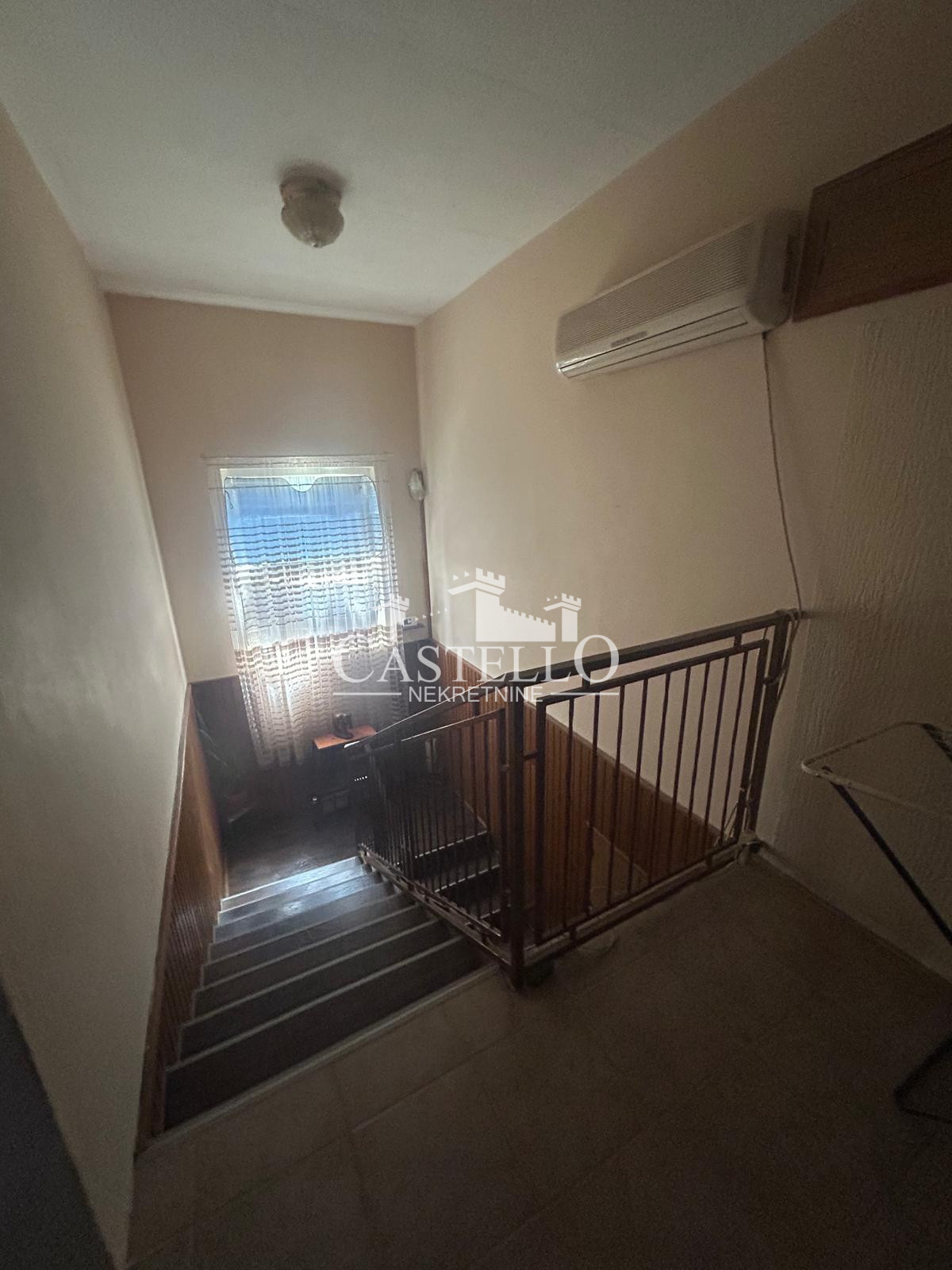 2-325-Na-prodaju-spratna-kuća-u-podnožju-Vršačkog-brega-43