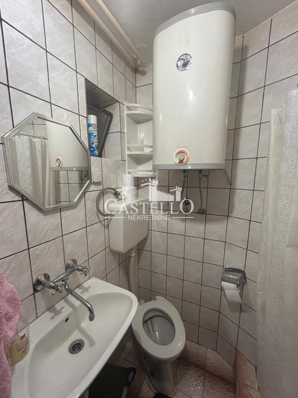 2-325-Na-prodaju-spratna-kuća-u-podnožju-Vršačkog-brega-47