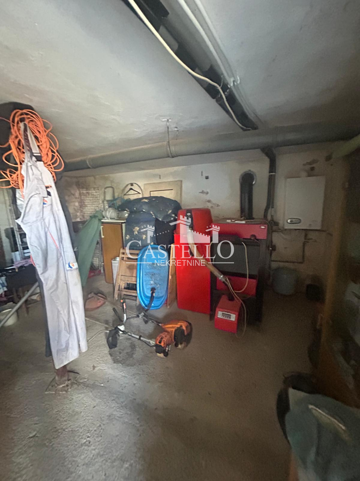 2-325-Na-prodaju-spratna-kuća-u-podnožju-Vršačkog-brega-48