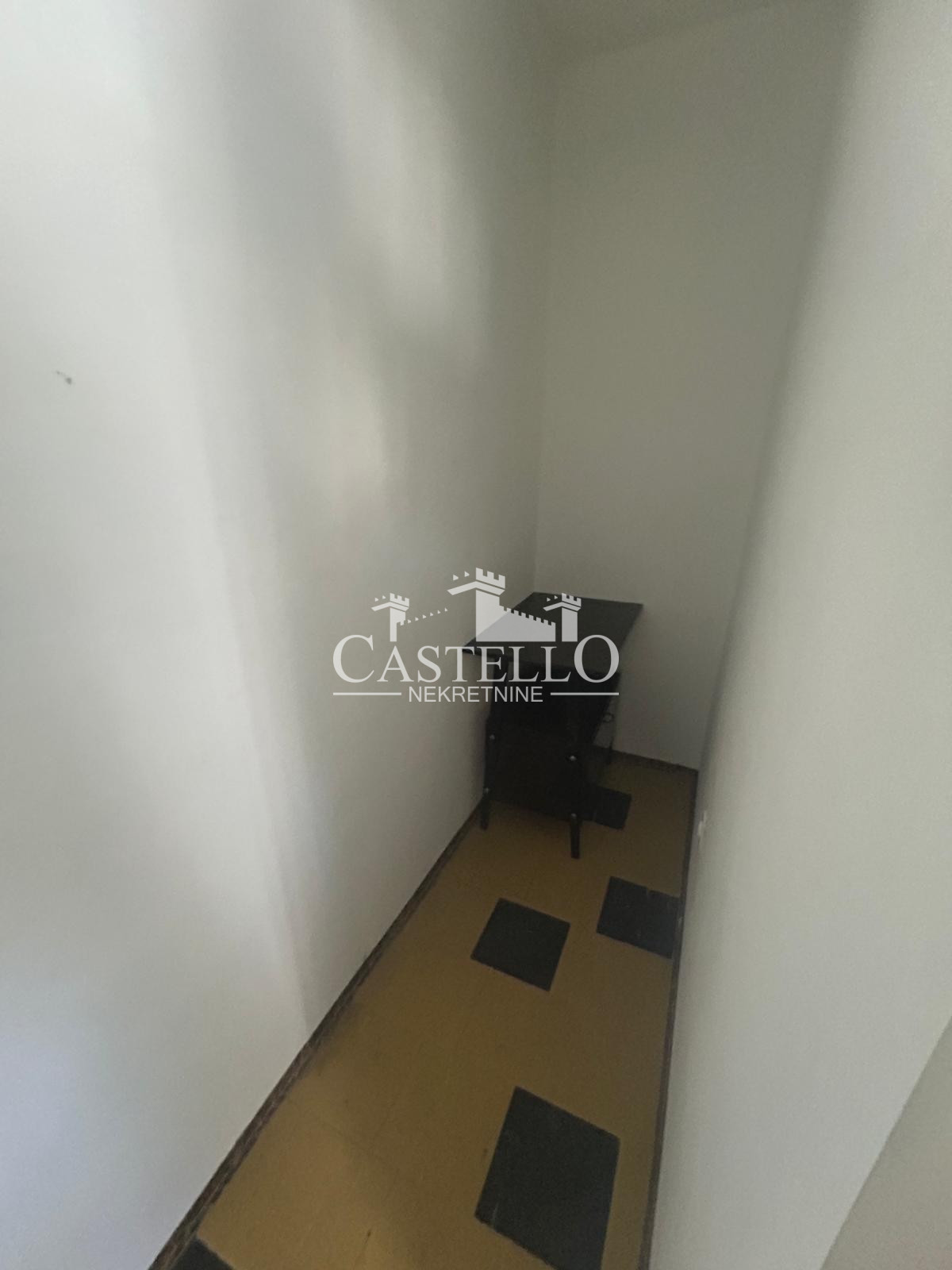 2-327-Na-prodaju-spratna-kuća-na-Vršačkom-bregu-37