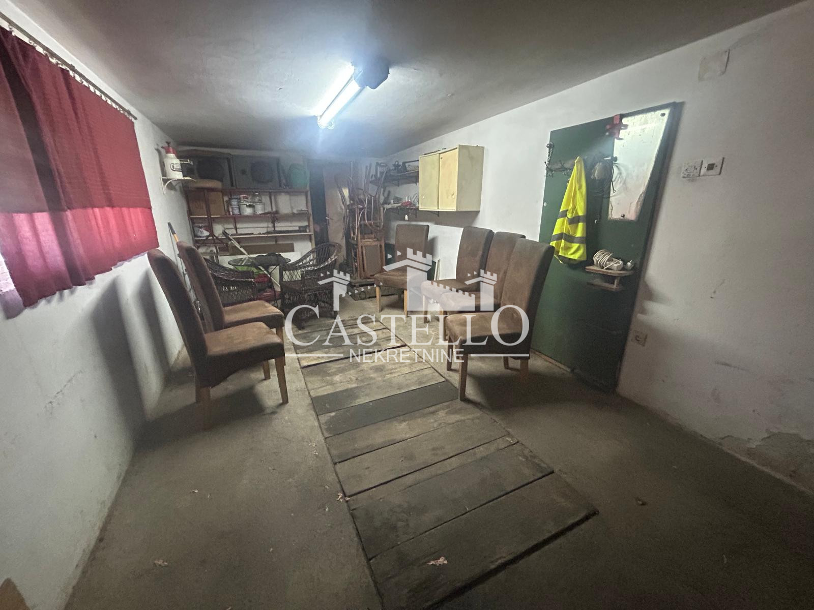 2-327-Na-prodaju-spratna-kuća-na-Vršačkom-bregu-44