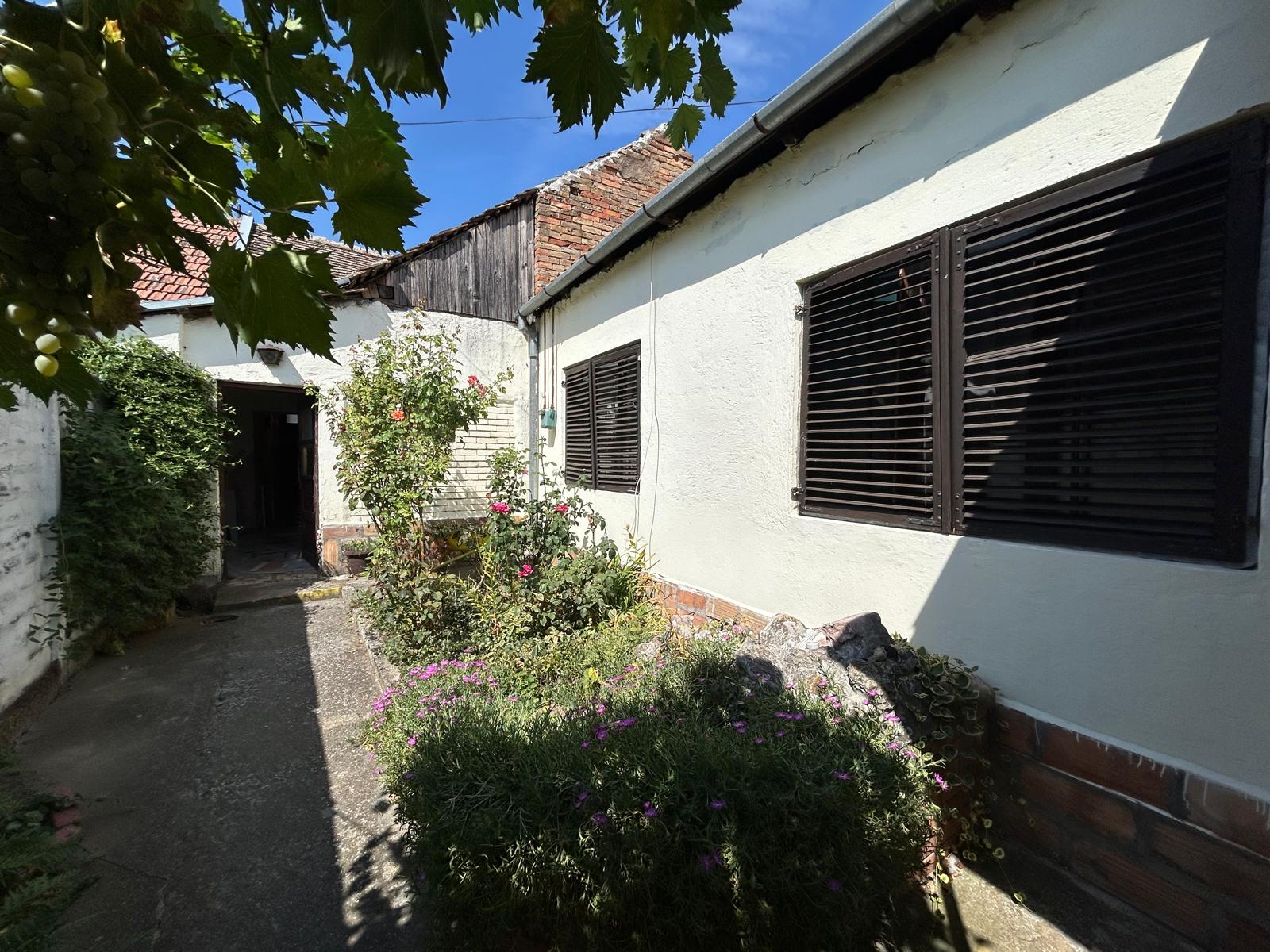 2-328-Na-prodaju-dve-kuće-na-jednom-placu-u-Vršcu-02