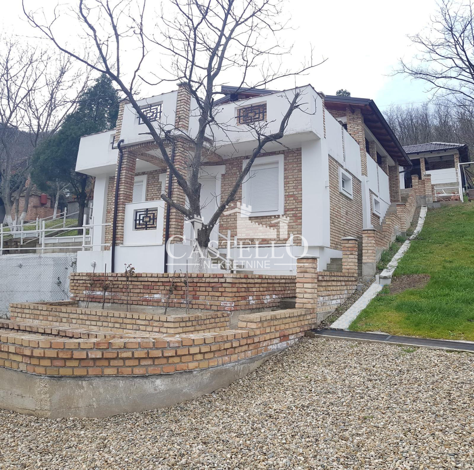 2-351-Na-prodaju-vikend-kuća-na-vršačkom-bregu-Kozluk-01