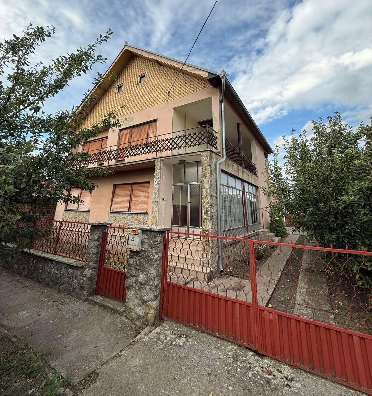 2-371-Na-prodaju-spratna-kuća-u-Plandištu