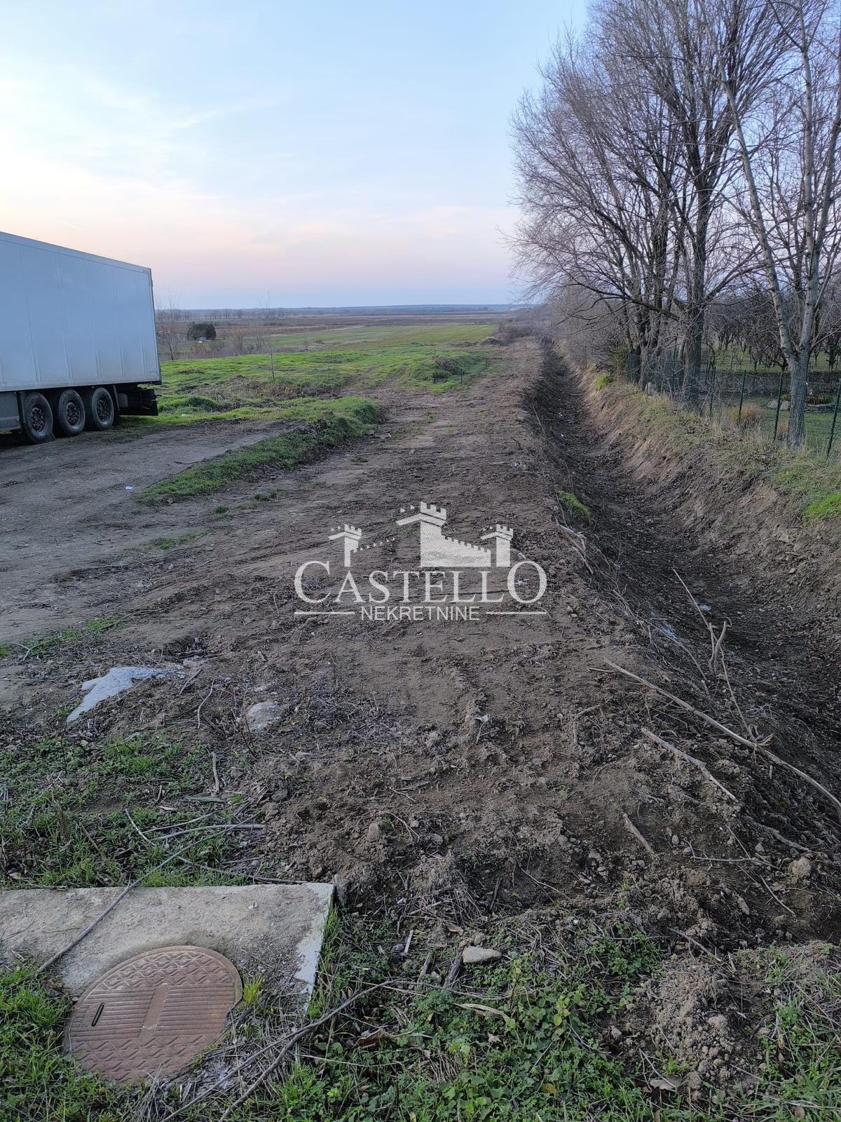 5-92-Na-prodaju-6-placeva-na-Guduričkom-putu-04