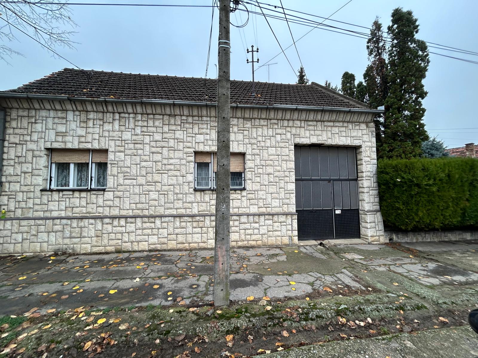 Na prodaju prizemna kuća u Vršcu - III zona Vršac