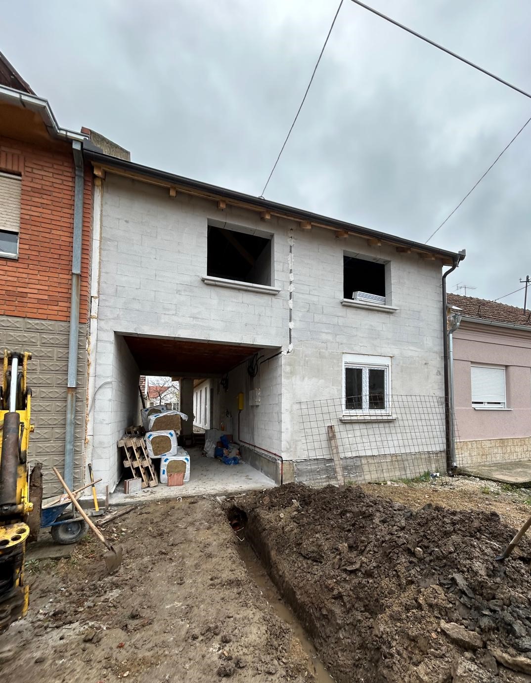 Na prodaju spratna kuća u izgradnji u Vršcu - "Kuljč u ruke" Vršac