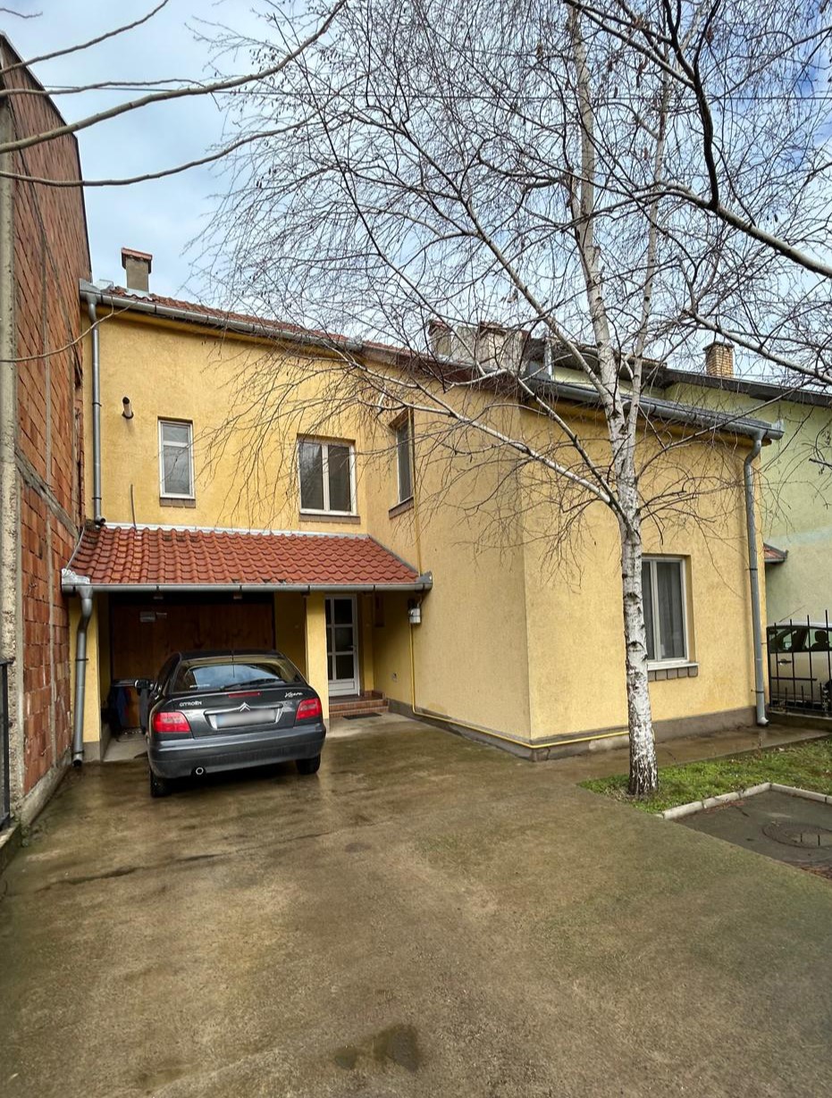 Na prodaju spratna kuća u Vršcu - Margitsko naselje Vršac