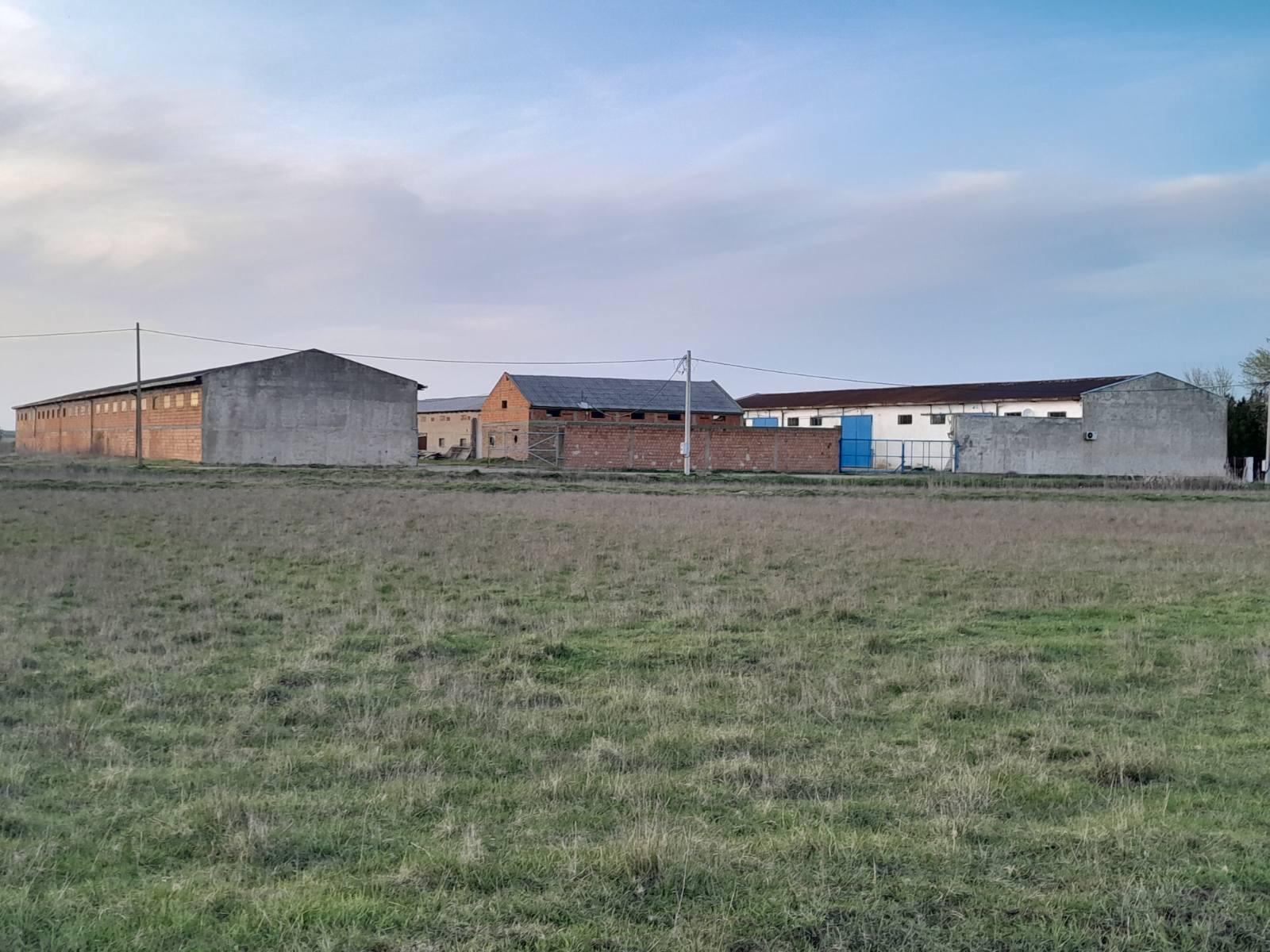 Na prodaju kompleks magacinkog prostora u Vršcu Vršac