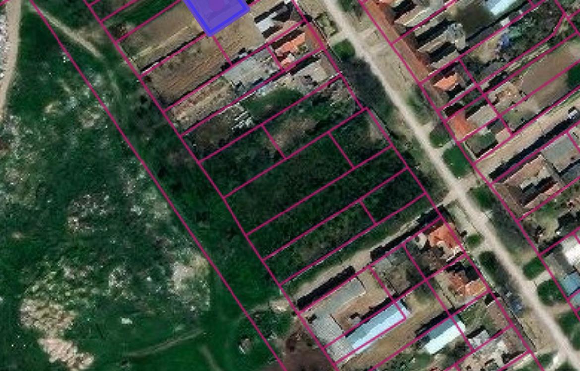 Na prodaju građevinsko zemljište sa objektom u Straži Vršac